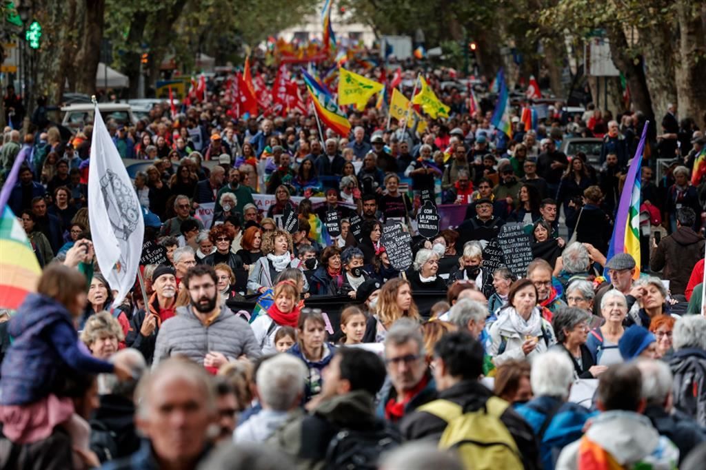 Il popolo della pace: «Siamo in 100mila, ora il cessate il fuoco»